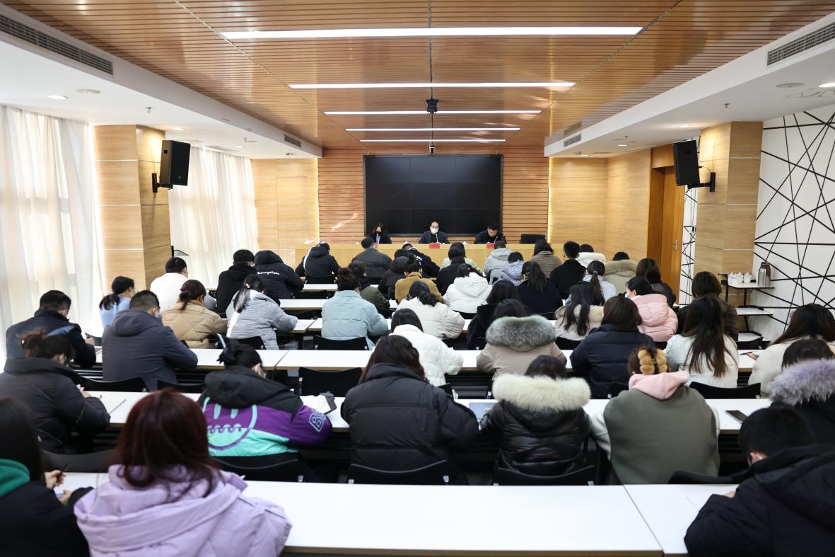 集团财政部、融资部召开干部录用会.jpg