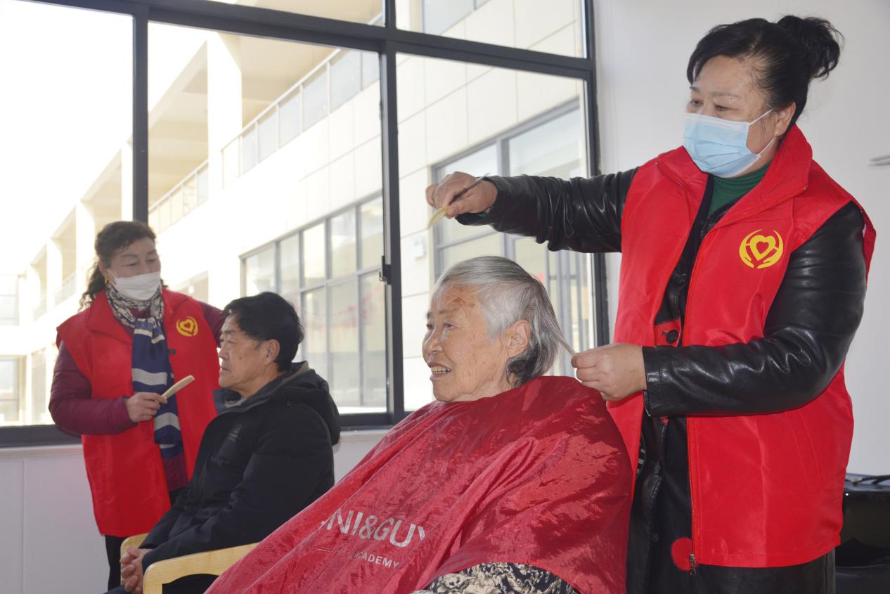 &ldquo;盐志美 场有爱&rdquo;&mdash;&mdash;灌东盐场发展学雷锋系列活动.jpg