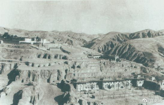 1947年12月25日至28日，，，，，，，中共中央在陕北米脂杨家沟召开扩大会议（十仲春会议）。。。。。图为会议会址。。。。。